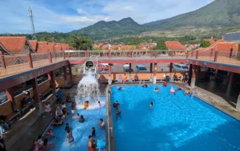 Cipanas Garut: Surga Air Panas Alami di Kaki Gunung Guntur