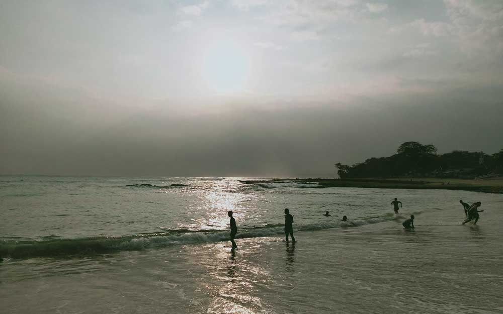  pantai rancabuaya foto 3